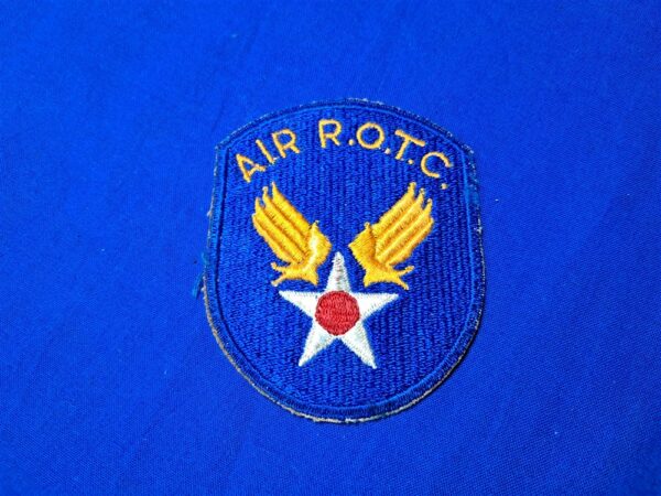 world-war-two-student-reserve-officers-training-camp-patch-for-air-corps-interest-snowy-back