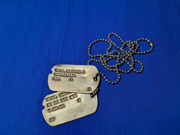 cold-war-era-dogs-tag-set-matching-1954-dfated-original-chain-excellent-condition