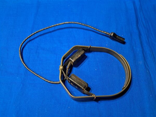 vietnam-war-era-throat-microphone-grc-267-plastic-neck-band-for-pilot-flight-helmets