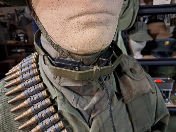 vietnam-war-era-throat-microphone-grc-267-plastic-neck-band-for-pilot-flight-helmets