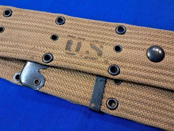 world-war-two-unissued-mint-condition-pistol-belt-unmarked-undated-early-pattern-loom-error