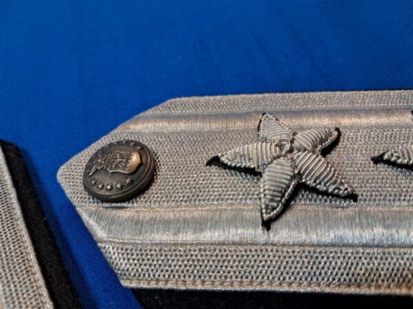 vietnam-war-period-lieutenant-general-shoulder-boards-full-bullion-with-hand-sewn-on-stars-excellent-condition