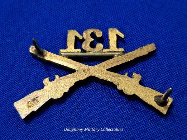 world-war-two-officers-collar-insignia-small-shirt-sized-matched-set-with-clutches-131st-infantry