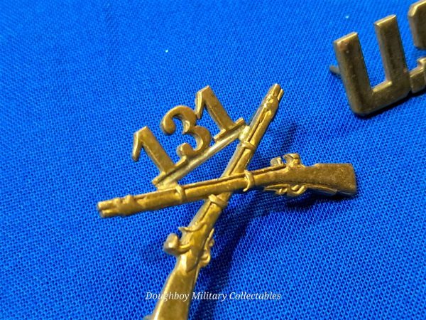 world-war-two-officers-collar-insignia-small-shirt-sized-matched-set-with-clutches-131st-infantry