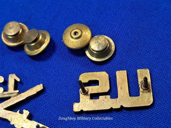 world-war-two-officers-collar-insignia-small-shirt-sized-matched-set-with-clutches-131st-infantry