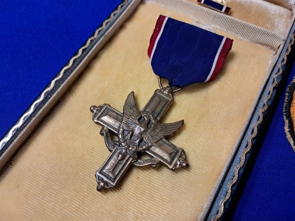 world-war-two-distinguised-service-cross-to-killed-in-action-presely-soldier-1944-europe-missouri-with-purple-heart-grouping-wwii