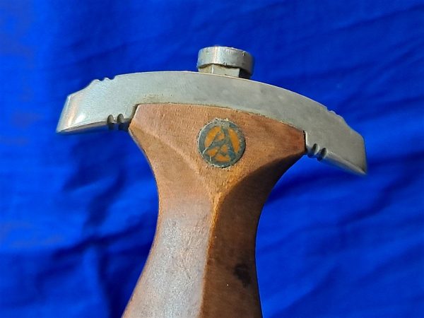 german-world-war-two-ground-dagger-early-s-a-pattern-1933-with-nickel-silver-fittings-excellent-condition-with-scabbard
