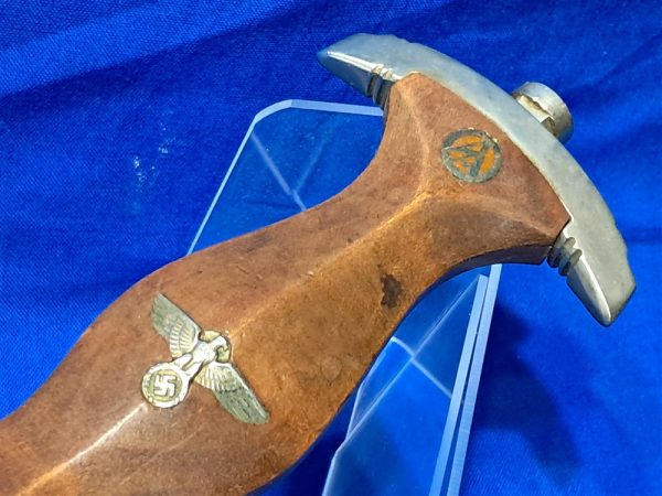 german-world-war-two-ground-dagger-early-s-a-pattern-1933-with-nickel-silver-fittings-excellent-condition-with-scabbard