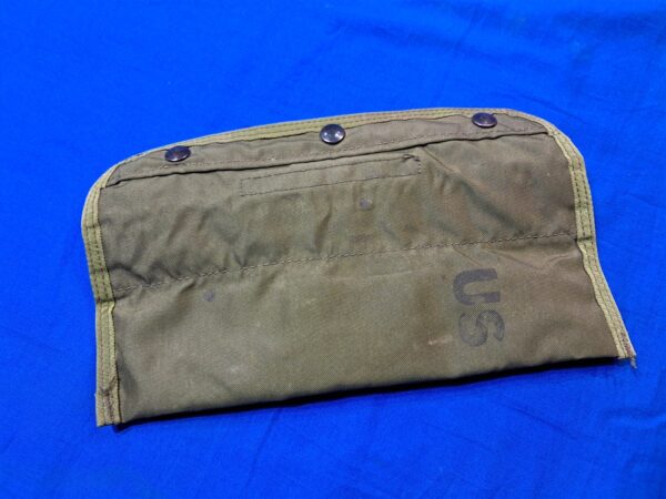 vietnam-war-era-1968-dated-nylon-cleaning-kit-pouch-for-m-16-rifle-empty-unissued-condition