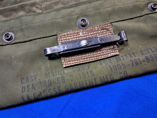 vietnam-war-era-1968-dated-nylon-cleaning-kit-pouch-for-m-16-rifle-empty-unissued-condition