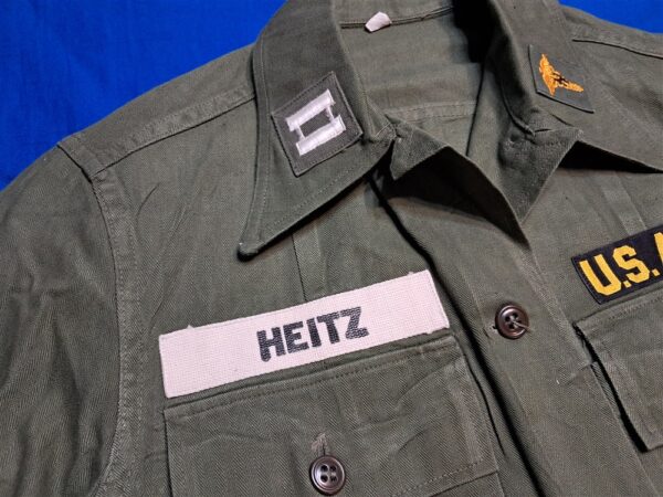 korean-to-vietnam-early-war-womans-female-jacket-field-pattern-herringbone-twill-with-all-patches-and-captain-rank-color-patch