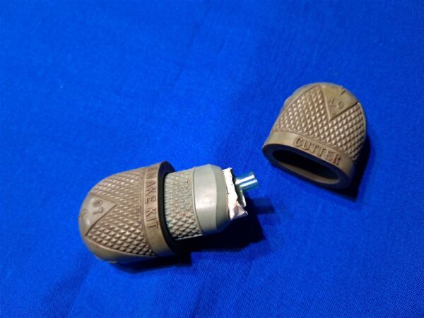 vietnam-war-late-issue-snake-bite-kit-rubber-suction-for-first-aid-large-jungle-kits
