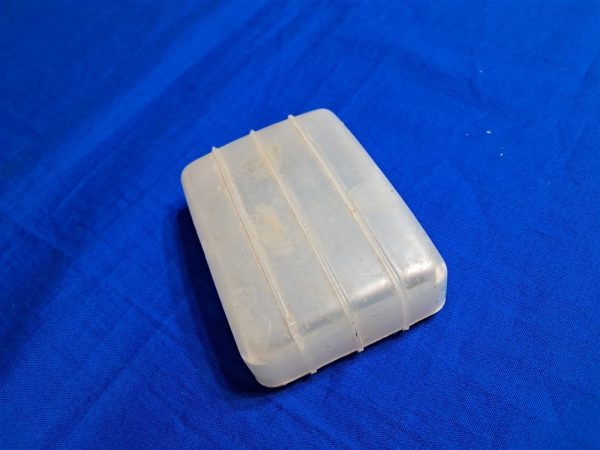 vietnam-war-clear-plastic-ribbed-soap-container-for-field-use
