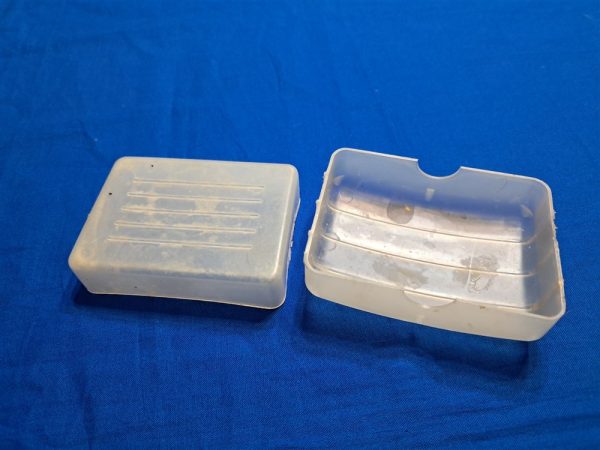 vietnam-war-clear-plastic-ribbed-soap-container-for-field-use