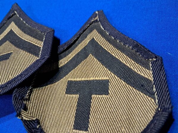 world-war-two-army-soldier-technician-5th-class-rank-shoulder-chevrons