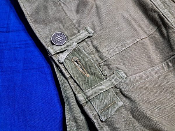 korean-war-battle-trouser-set-in-herring-bone-twill-construction-very-little-use-small-size-modified-world-war-two-pattern