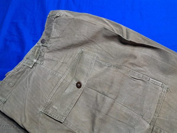 korean-war-battle-trouser-set-in-herring-bone-twill-construction-very-little-use-small-size-modified-world-war-two-pattern