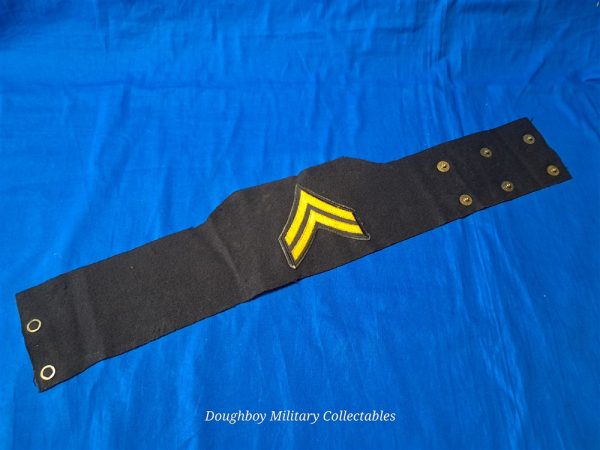 korean-war-era-arm-insignia-for-acting-corporal-blue-felt-with-cut-edge-rank
