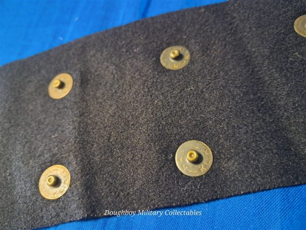 korean-war-era-arm-insignia-for-acting-corporal-blue-felt-with-cut-edge-rank