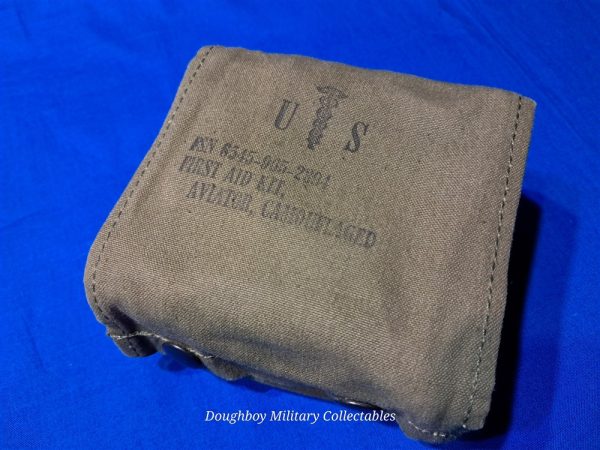 vietnam-war-aviators-first-aid-box-with-contents-minus-medications-bandages-plastic-insert-1968-period-with-case