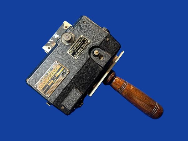 camera-navy-gsap world-war-two-naval-camera-aircraft-gun-for-tracking-kills-used-with-handheld-adaptation-for-ship-deck-use-16-millimeter