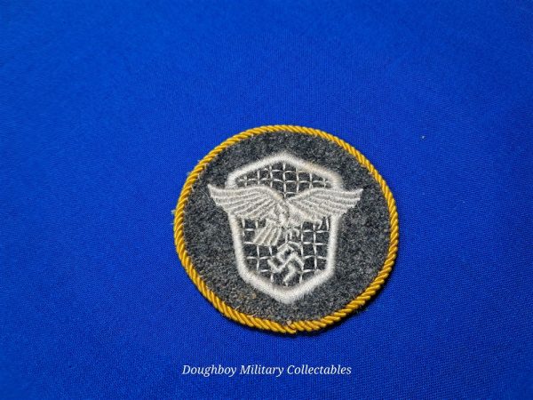 world-war-two-german-luftwaffe-drivers-sleeve-rating-badge-with-gold-trim-for-long-service-mint-condition