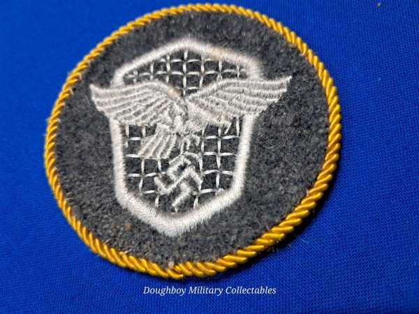 world-war-two-german-luftwaffe-drivers-sleeve-rating-badge-with-gold-trim-for-long-service-mint-condition