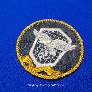 world-war-two-german-luftwaffe-drivers-sleeve-rating-badge-with-gold-trim-for-long-service-mint-condition