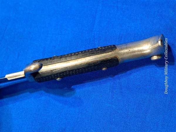 german-world-war-one-fighting-knife-officers-private-purchase-model-by-carl-eick-horn-with-squirrels-back-to-back