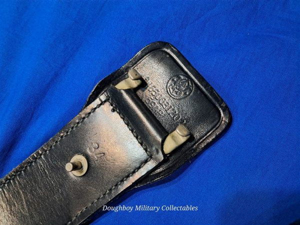 late-vietnam-war-air-military-police-force-basic-leather-belt-set-with-holster-hand-cuffs