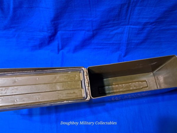 korean-war-ammunition-can-box-by-united-manufacturing-for-250-rounds-machine-gun
