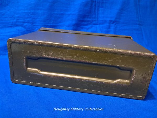 korean-war-ammunition-can-box-by-united-manufacturing-for-250-rounds-machine-gun