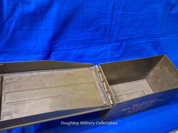 vietnam-war-ammunition-can-for-experimental-m-82-blank-ammo-in-5-round-clips-for-auto-rifle