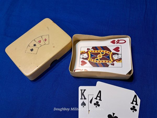 deck-of-cards-carrying-case-made-of-bakelite-world-war-two-private-purchase-for-pocket