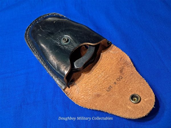 vietnam-war-set-of-hand-cuffs-in-leather-belt-carry-case-unmarked-air-police-or-army-navy-marine-corps-issue-smith-and-wesson