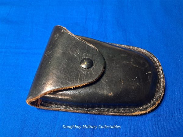 vietnam-war-set-of-hand-cuffs-in-leather-belt-carry-case-unmarked-air-police-or-army-navy-marine-corps-issue-smith-and-wesson