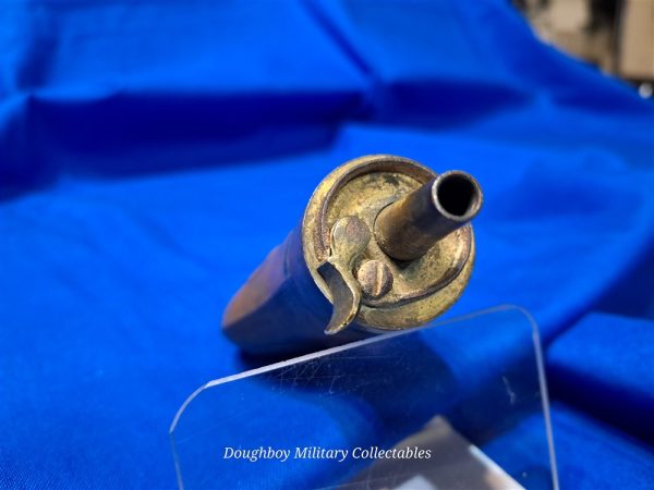 civil-war-era-or-earlier-small=pocket-pistol-powder-flask-copper-and-brass-excellent-no-damage-condition
