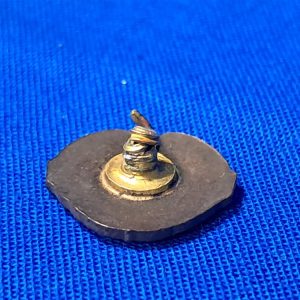 world-war-one-102-pin-for-civilian-clothing-damaged-screw-post-force-marked-bronze-26th-division-infantry