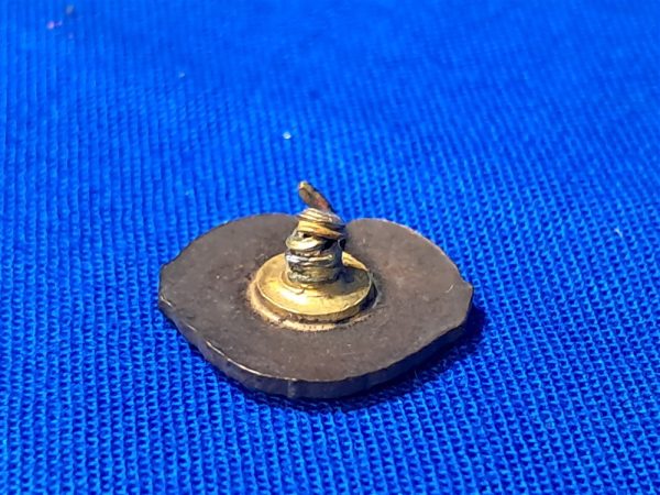 world-war-one-102-pin-for-civilian-clothing-damaged-screw-post-force-marked-bronze-26th-division-infantry