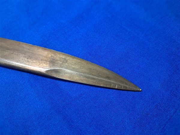 world-war-two-british-india-manufactured-type 2-mark-bayonet-short-with-original-frog-1944-dated