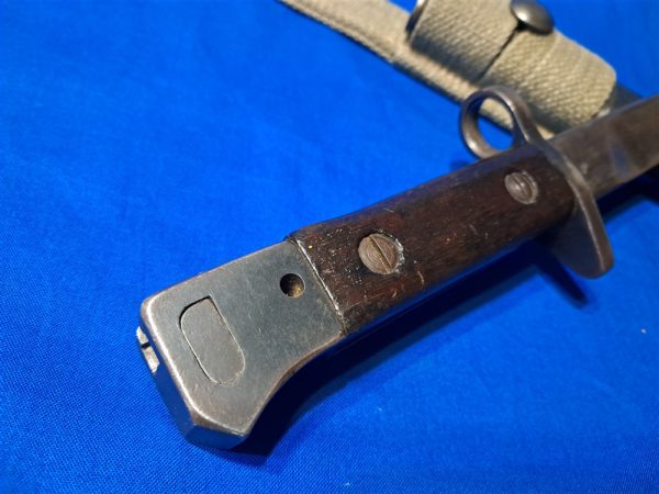 world-war-two-british-india-manufactured-type 2-mark-bayonet-short-with-original-frog-1944-dated