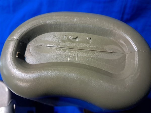 vietnam-war-era-1968-dated-canteen-group-with-all-three-pieces-cup-and-cover-unissued