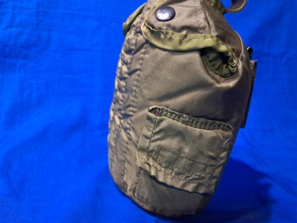 vietnam-war-era-1968-dated-canteen-group-with-all-three-pieces-cup-and-cover-unissued