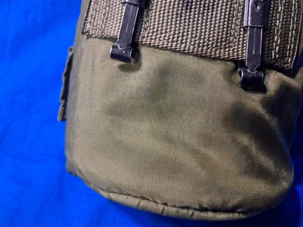 vietnam-war-era-1968-dated-canteen-group-with-all-three-pieces-cup-and-cover-unissued