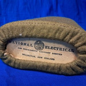 world-war-two-commonwealth-canteen-blue-enamel-wooden-stopper-zealand-with-original-felt-cover