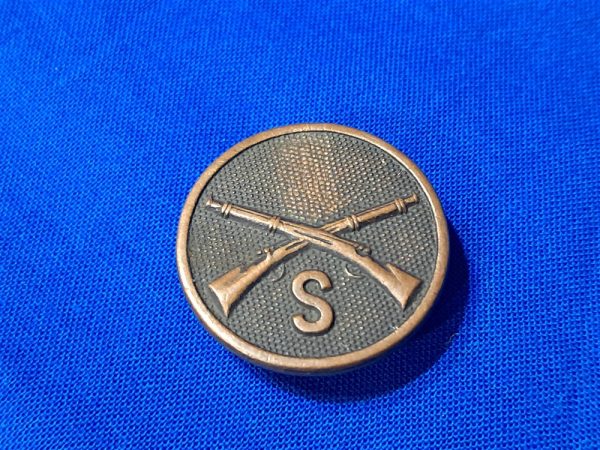 world-war-one-uniform-callar-disk-for-infantry-supply-brass-darkened-light-use
