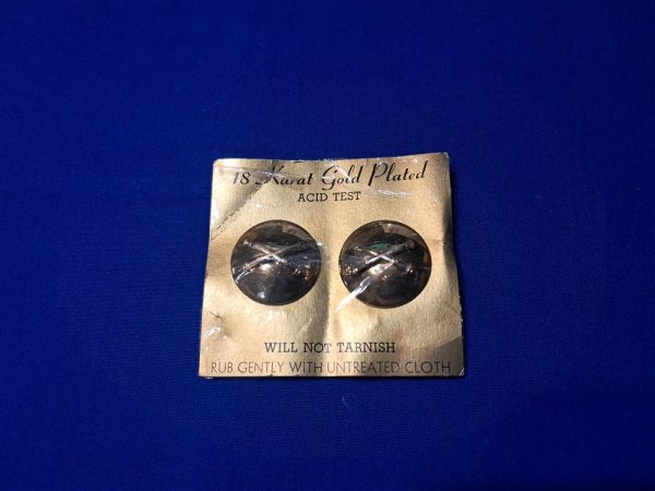 korean-war-era-collar-disk-set-18-karat-plated-on-the-original-issue-factory-card-wrapped