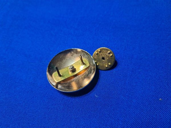 korean-war-era-collar-disk-set-18-karat-plated-on-the-original-issue-factory-card-wrapped