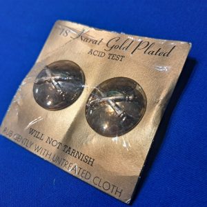 korean-war-era-collar-disk-set-18-karat-plated-on-the-original-issue-factory-card-wrapped