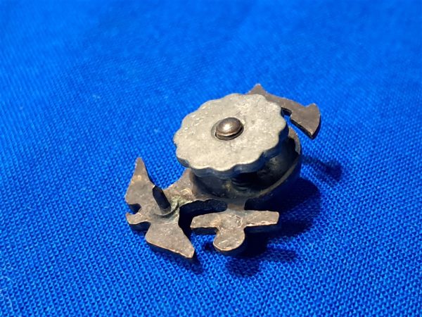 world-war-two-marine-corps-enlisted-eagle-globe-and-anchor-cap-device-garrison-overseas